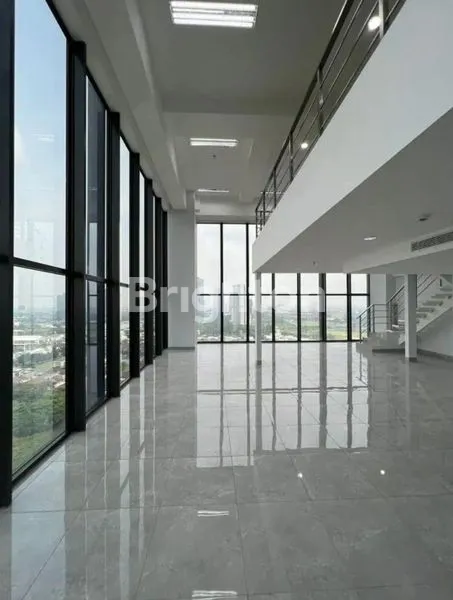 image HUNIAN & KANTOR DI THE SMITH ALAM SUTERA, LT 151M² (2)