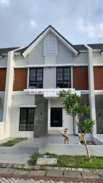 image RUMAH SIAP HUNI 2 LANTAI SELANGKAH KE MERR DI CLUSTER ECO MEDAYU SURABAYA (1)