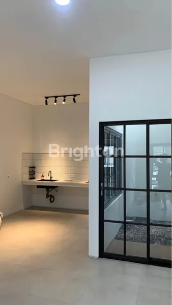 image RUMAH SIAP HUNI 2 LANTAI SELANGKAH KE MERR DI CLUSTER ECO MEDAYU SURABAYA (3)