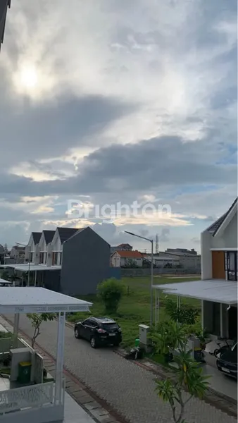 image RUMAH SIAP HUNI 2 LANTAI SELANGKAH KE MERR DI CLUSTER ECO MEDAYU SURABAYA (7)