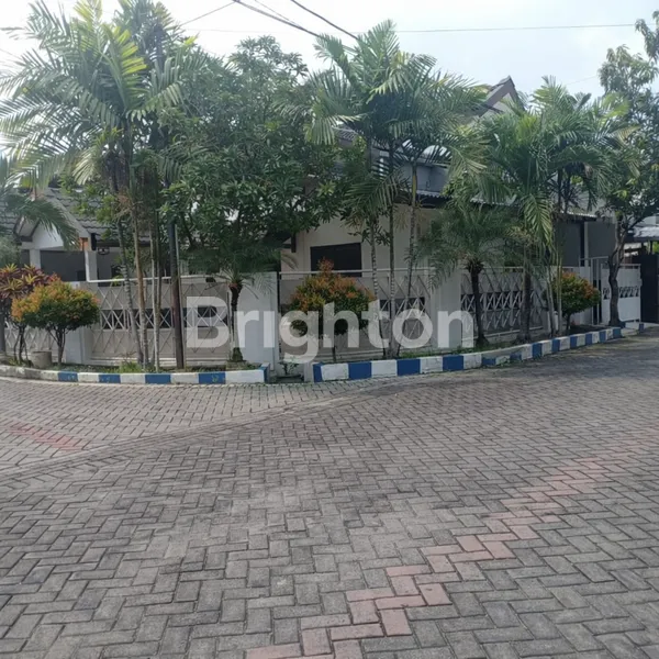 image RUMAH 1,5 LANTAI MINIMALIS MEZZANINE DEKAT TOL & SPORTS CLUB (2)