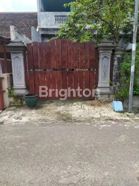 image DIJUAL RUMAH LUAS HARGA TERJANGKAU HITUNG TANAH AREA TENGAH KOTA MASIH BISA NEGO SANGAT BISA UNTUK INVESTASI AREA TENGAH KOTA MALANG (2)
