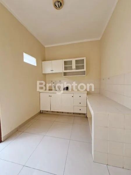 image RUMAH LUAS ASRI DI BINTARO TANGERANG SELATAN (3)