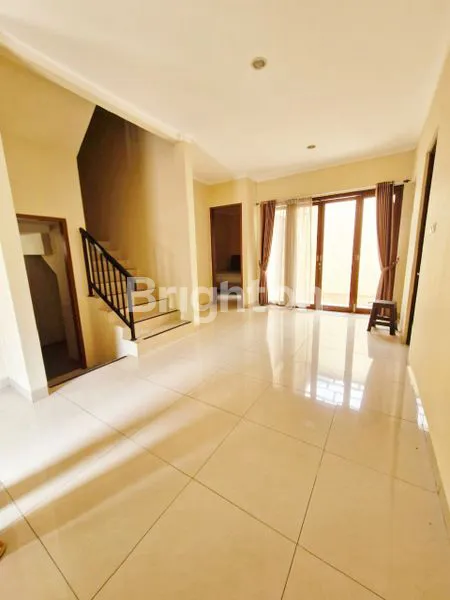 image RUMAH LUAS ASRI DI BINTARO TANGERANG SELATAN (2)