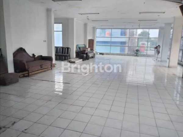 image BENGKEL AKTIF 3 LANTAI DENGAN LOKASI SANGAT STRATEGIS DI PINGGIR JALAN RAYA SOEKARNO HATTA BANDUNG. SANGAT COCOK SEBAGAI INVESTASI BISNIS (1)