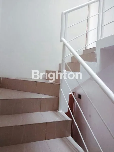 image RUMAH BAGUS 31/2LT SEPERTI BARU DEKAT BINUS CENTER TANJUNG DUREN  (6)