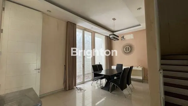 image RUMAH 2 LANTAI SIAP HUNI PAKUWON INDAH, SURABAYA BARAT DEKAT PAKUWON MALL - RAYA MAYJEND JONOSEWOJO - CITRALAND - GRAHA FAMILI - DARMO PERMAI. (4)