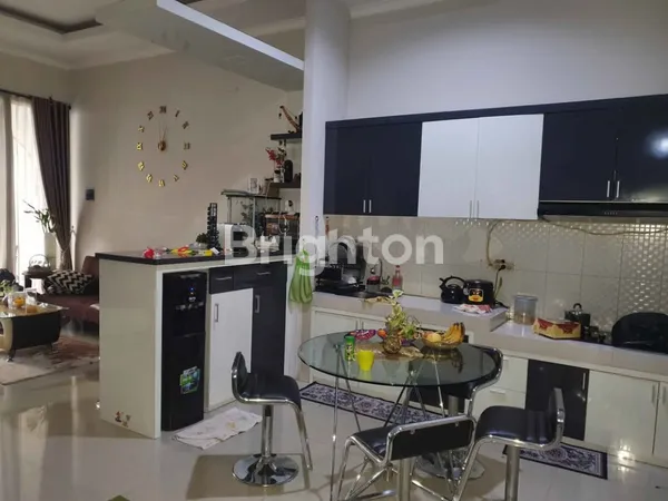 image RUMAH RUNGKUT SIAP HUNI TERAWAT STRATEGIS DEKAT UPN (2)