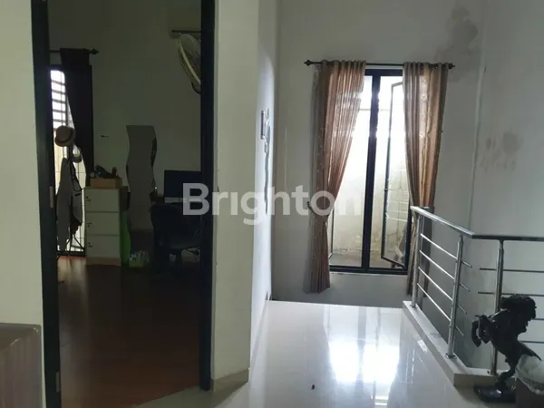 image RUMAH RUNGKUT SIAP HUNI TERAWAT STRATEGIS DEKAT UPN (5)