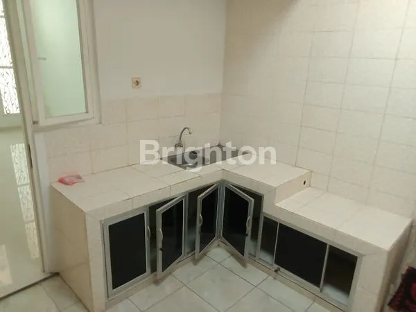 image RUMAH ONE GATE ADA KANOPI DAN AC WONOREJO (5)