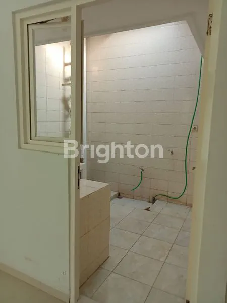 image RUMAH ONE GATE ADA KANOPI DAN AC WONOREJO (8)