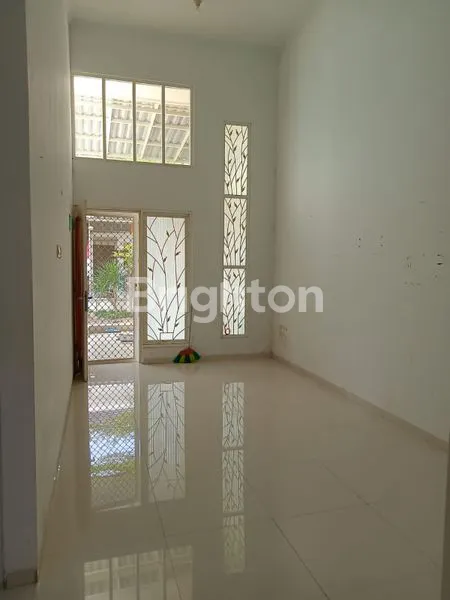 image RUMAH ONE GATE ADA KANOPI DAN AC WONOREJO (3)