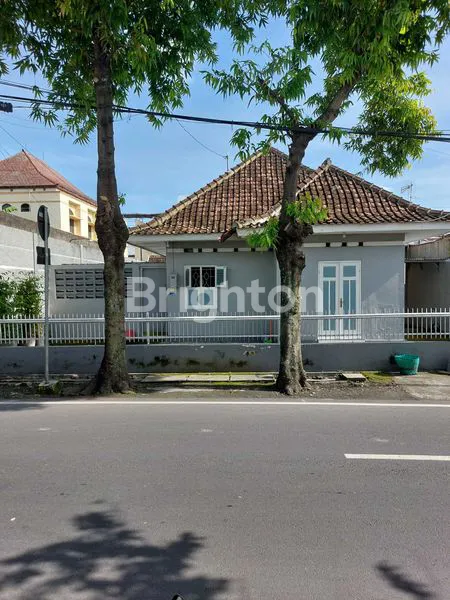RUMAH SEWA STRATEGIS DI SOLO, LT 300M² LB 250M²
