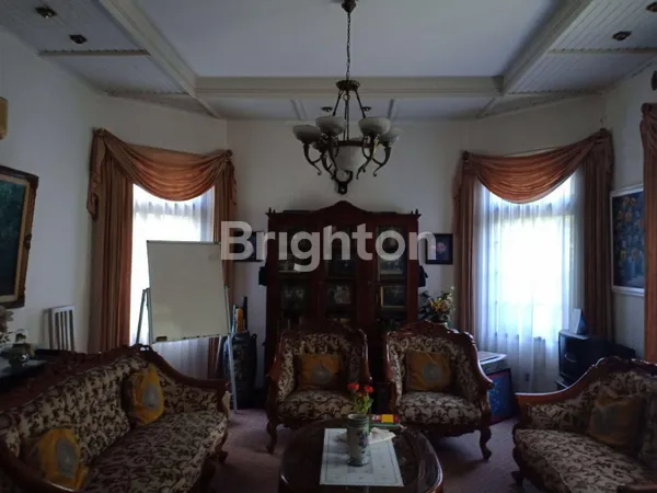 image RUMAH SULTAN DI JANTUNG SURABAYA TIMUR – KERTAJAYA INDAH (4)