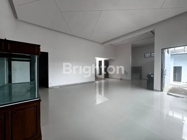 image RUMAH TOKO LOKASI STRATEGIS DEKAT PASAR BANDUNG (7)