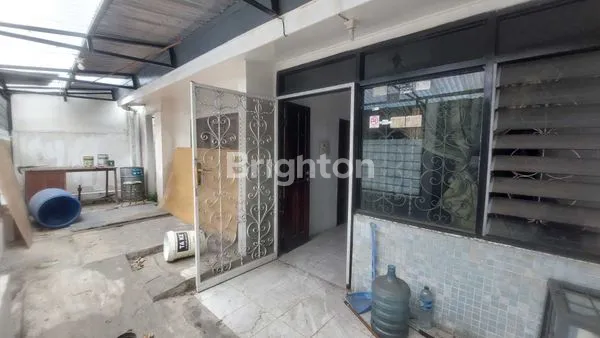 RUMAH BANGUNAN LAMA DIMENSI 14 M² X 14 M² DI TANAH SEREAL TAMBORA JAKARTA BARAT