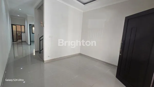 image  RUMAH 2 LANTAI STRATEGIS DI TAMAN PUSPITA CITRA RAYA – SIAP HUNI (2)