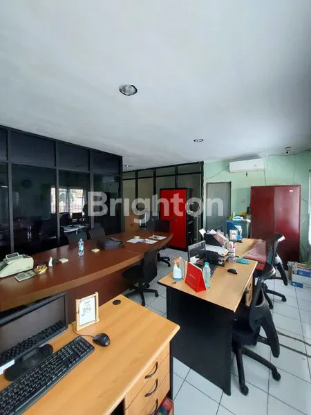 image GUDANG LOKASI STRATEGIS DEKAT TOL DAN BANDARA DI JLN DAAN MOGOT JAKARTA (3)