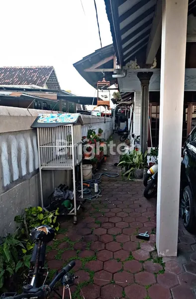 image DI JUAL RUMAH DI NOL JALAN DESA DI BUDURAN BELAKANG TAMAN DHIKA (DEKAT JL KSATRIAAN DAN BISA TEMBUS KE PAGERWOJO )  (7)