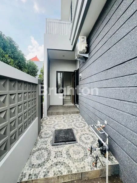image RUMAH HOOK MINIMALIS MODERN DI PAKAL MADYA ASRI (2)