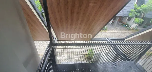 image RUMAH 2 LT FURNISH CANTIK DI FLEEKHAUZ R BSD TANGERANG (8)