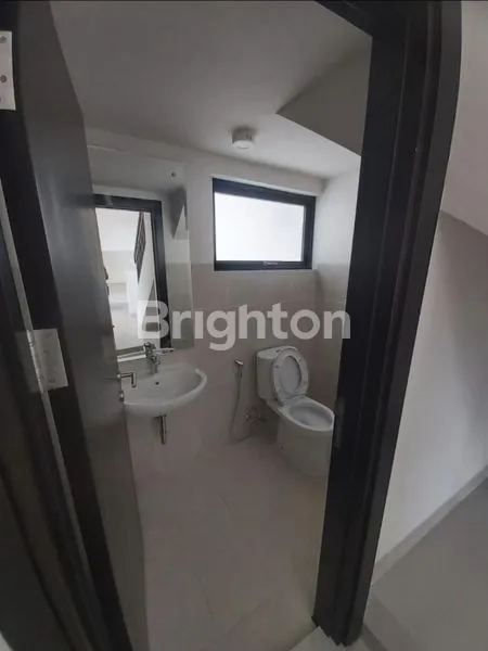 image RUMAH BARU 2 LANTAI  CLUSTER AMAGRIYA DWI (7)