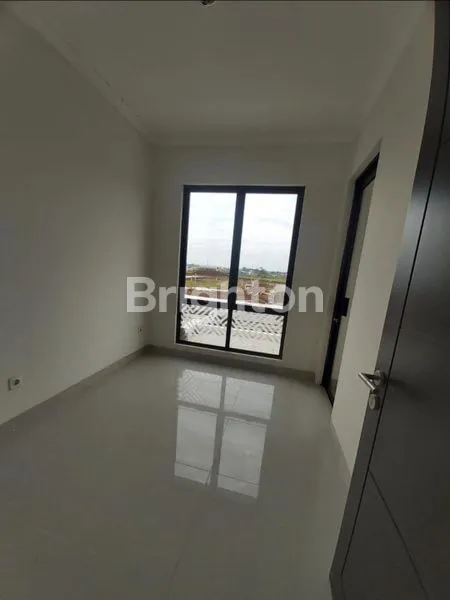 image RUMAH BARU 2 LANTAI  CLUSTER AMAGRIYA DWI (5)