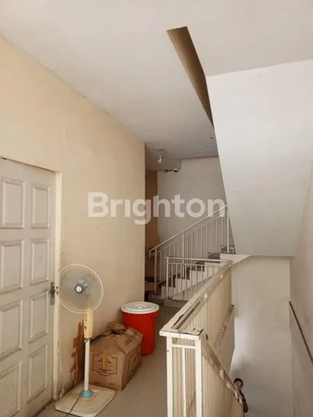 image INVESTASI STRATEGIS: RUKO 3 LANTAI DI RUNGKUT ASRI (6)