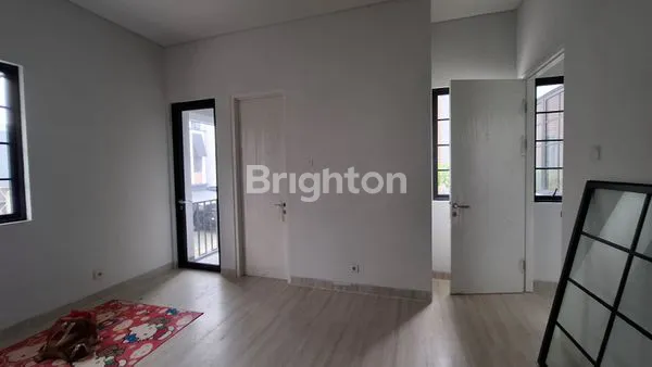 image RUMAH DIJUAL DI SYNTHESIS HUIS PASAR REBO JAKARTA TIMUR (7)