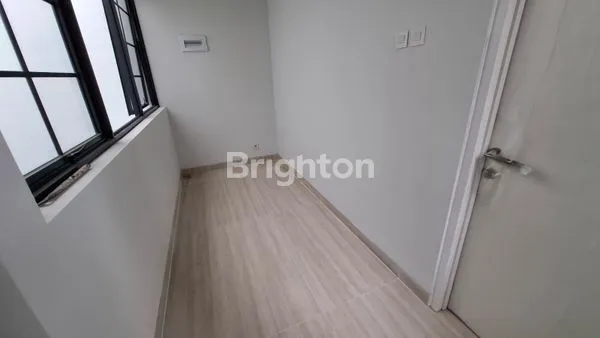 image RUMAH DIJUAL DI SYNTHESIS HUIS PASAR REBO JAKARTA TIMUR (5)