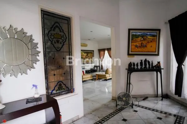 image RUMAH HOOK LUAS INTERCON KEBON JERUK JAKARTA BARAT (6)