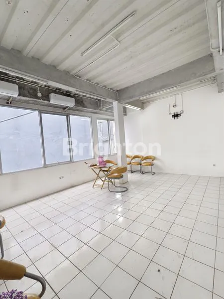 image RUKO GREEN GARDEN 200M2 TINGKAT 3 SIAP PAKAI SEMI FURNISH JALAN PANJANG ARTERI KEBON JERUK  (7)