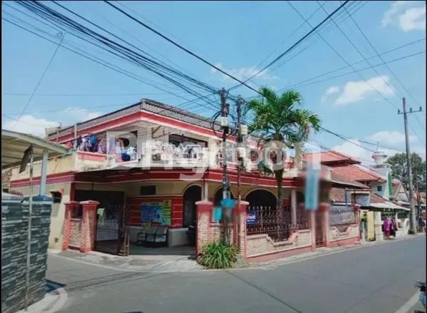 image RUMAH BESAR 2 LANTAI LOKASI SANGAT STRATEGIS DI TENGAH KOTA MALANG  (1)