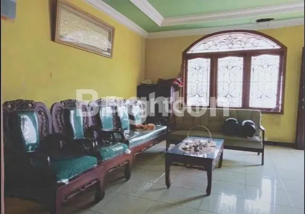 image RUMAH BESAR 2 LANTAI LOKASI SANGAT STRATEGIS DI TENGAH KOTA MALANG  (3)