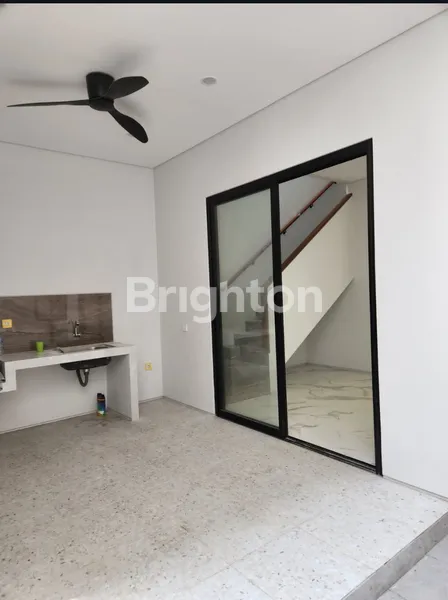 image RUMAH BARU PANDUGO, DEKAT KAMPUS UBAYA & TRANSMART ROW JALAN 12 METER (6)