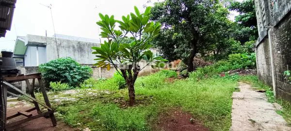 image RUMAH & 3 KIOS AKTIF DI JL. BINTARA, BEKASI (3)