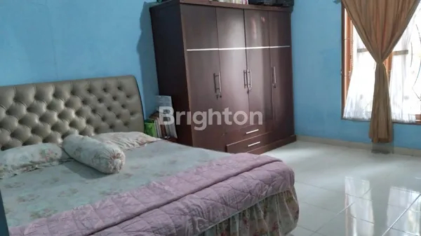 image RUMAH MEWAH LUAS TANAH 470 M2 DENGAN 7 KAMAR TIDUR & 6 KAMAR MANDI, SUDAH SHM DAN STRATEGIS! (4)