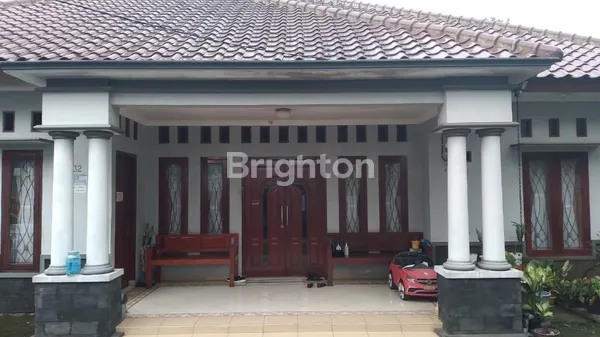 image RUMAH MEWAH LUAS TANAH 470 M2 DENGAN 7 KAMAR TIDUR & 6 KAMAR MANDI, SUDAH SHM DAN STRATEGIS! (1)