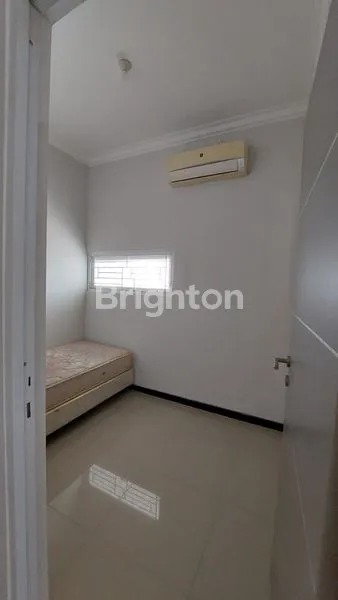 image RUMAH FULL FURNSIHED DENGAN MODEL MINIMALIS MODERN (SIAP HUNI) DEKAT RAYA MERR, KEPUTIH, MULYOSARI, WONOREJO (5)