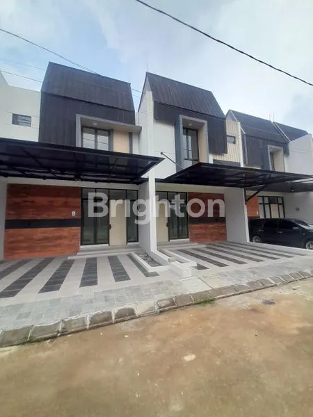 image RUMAH MEWAH BARU 2 LANTAI MURAH ADA KOLAM RENANG DI BINTARA JAYA BEKASI BARAT  (1)