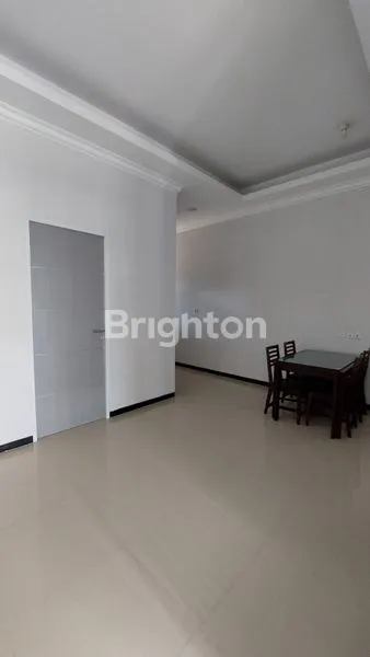 image RUMAH FULL FURNSIHED DENGAN MODEL MINIMALIS MODERN (SIAP HUNI) DEKAT RAYA MERR, KEPUTIH, MULYOSARI, WONOREJO (3)