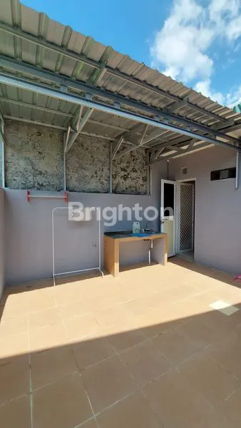 image RUMAH FULL FURNSIHED DENGAN MODEL MINIMALIS MODERN (SIAP HUNI) DEKAT RAYA MERR, KEPUTIH, MULYOSARI, WONOREJO (6)