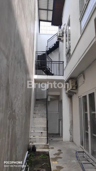 image RUMAH MEWAH DI SAN ANTONIO, PAKUWON CITY, SURABAYA (6)