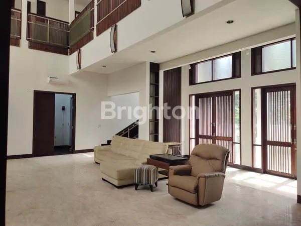 image RUMAH TINGGAL DUA LANTAI HOOK SIAP HUNI AMAN DAN NYAMAN AKSES MUDAH KEMANA MANA LOKASINYA SANGAT SANGAT STRATEGIS KELAPA GADING JAKARTA UTARA (2)