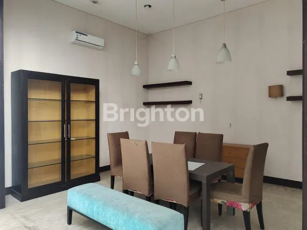 image RUMAH TINGGAL DUA LANTAI HOOK SIAP HUNI AMAN DAN NYAMAN AKSES MUDAH KEMANA MANA LOKASINYA SANGAT SANGAT STRATEGIS KELAPA GADING JAKARTA UTARA (3)