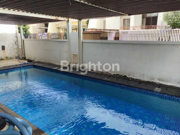 image RUMAH TINGGAL DUA LANTAI HOOK SIAP HUNI AMAN DAN NYAMAN AKSES MUDAH KEMANA MANA LOKASINYA SANGAT SANGAT STRATEGIS KELAPA GADING JAKARTA UTARA (7)