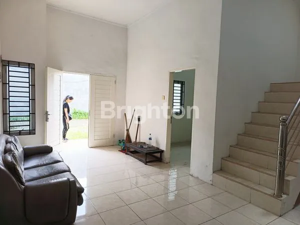 image RUMAH 2 LANTAI SIAP HUNI JALAN MENTENG PASAR MERAH (3)