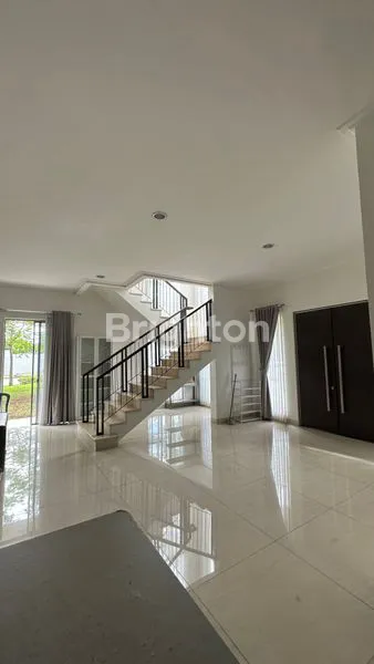 image RUMAH HOEK 15X15 BONUS TAMAN DI GOLF ISLAND PIK (2)