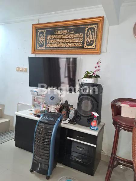 image RUMAH AREA PERUMAHAN TAMAN GRIYA PEMANDANGAN HIJAU MENENANGKAN (7)