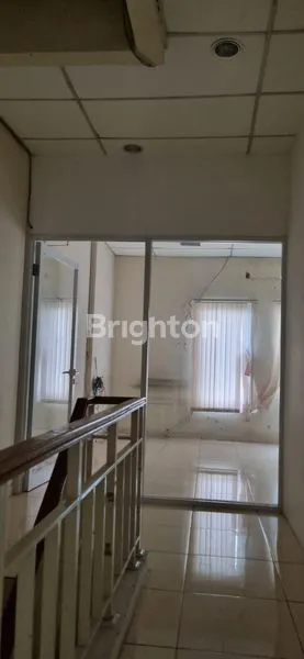 image STRATEGIS RUKO 3,5 LANTAI COCOK BUAT KANTOR (5)